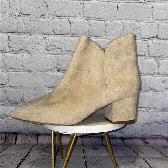 Cole Haan Beige Suede Ankle Boots NWT Sz 9.5 - Picture 2 of 10